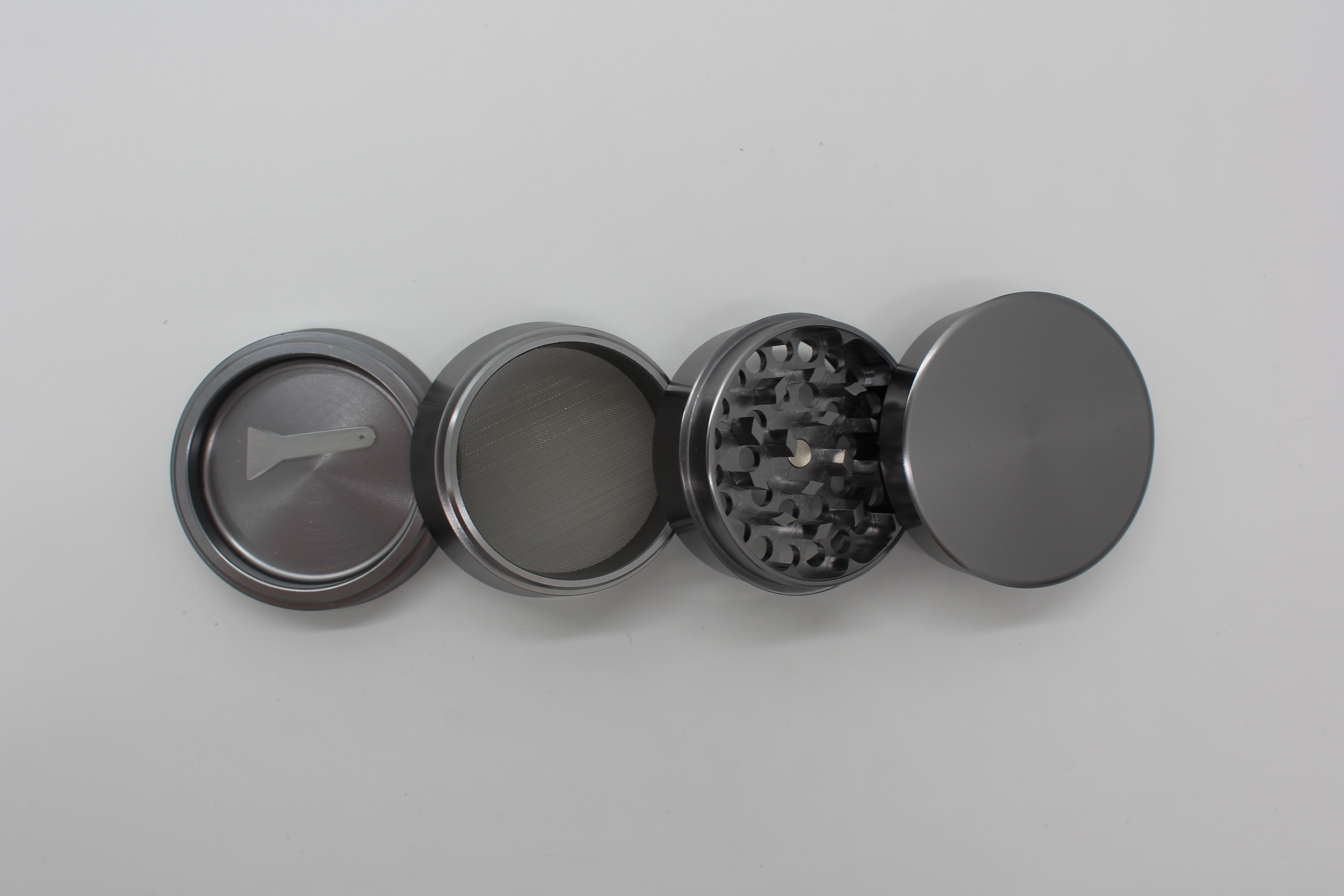 Aluminium-Grinder Gunmetal zylindrisch mit schrägem Deckel